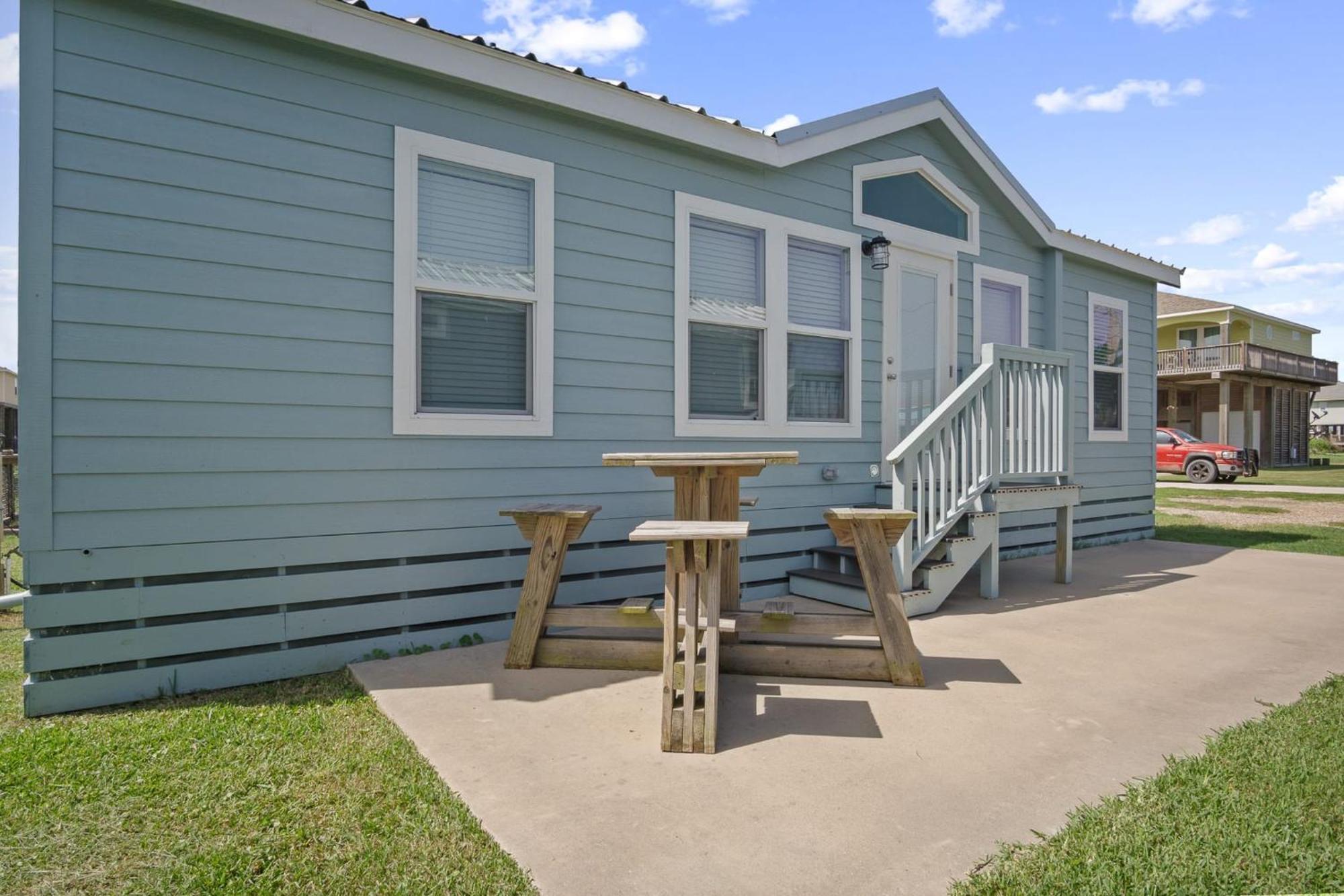 Tiny Home Fishing Expedition Bolivar Peninsula Exterior photo